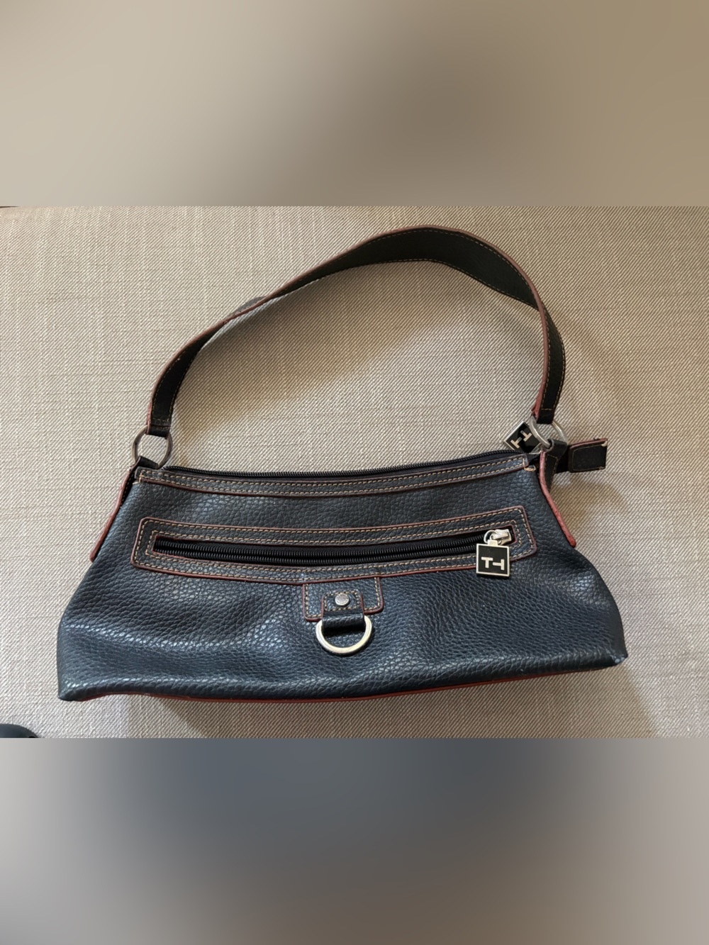 Y2K vintage Tommy Hilfiger baby shoulder bag baguette black silver hardware